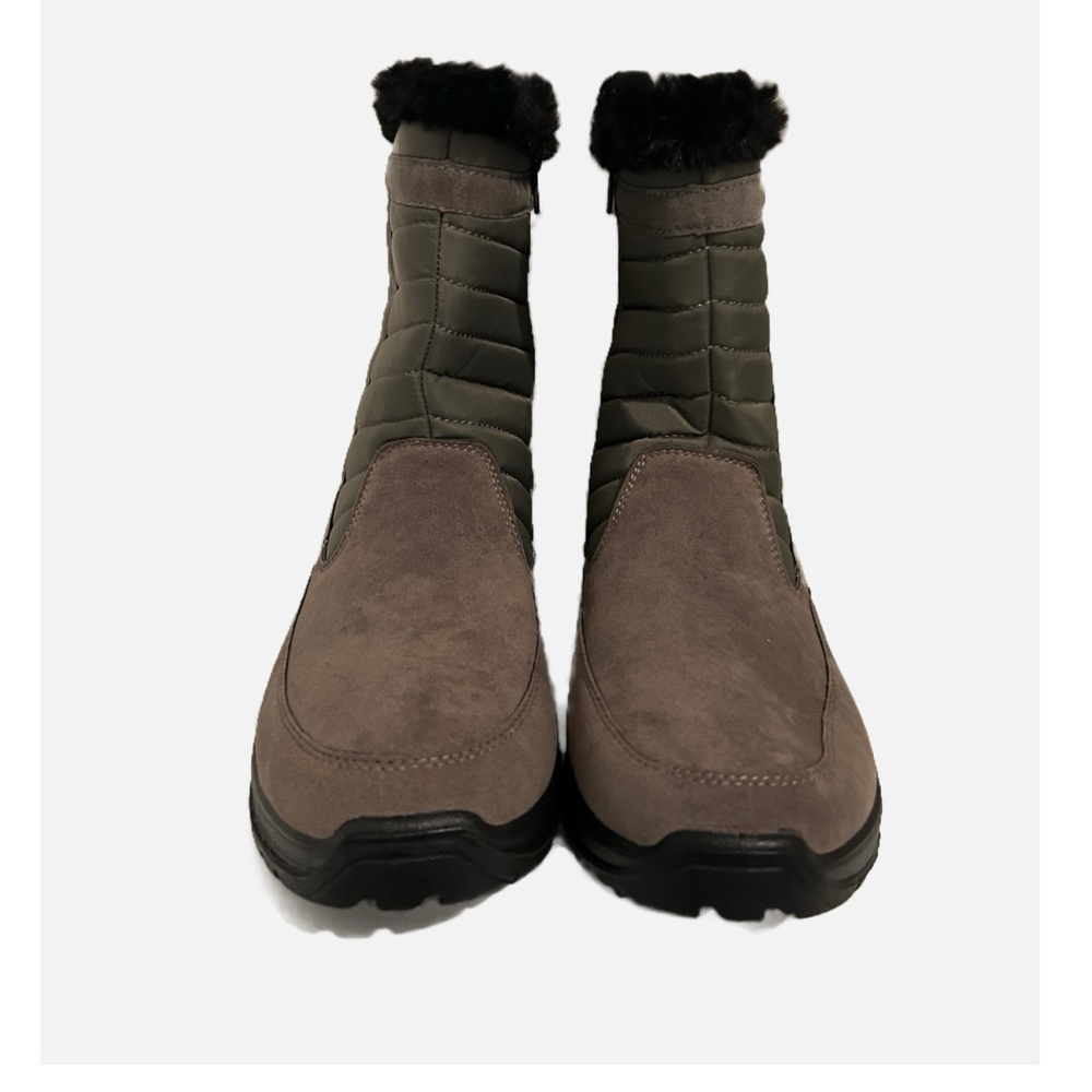 NWB Easy Works by Easy Street Frazer Boot. Size 9. Grey. Waterproof. - Picture 3 of 10